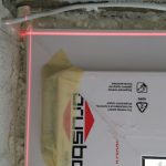 Лазерный уровень и ровный угол оконного проёма